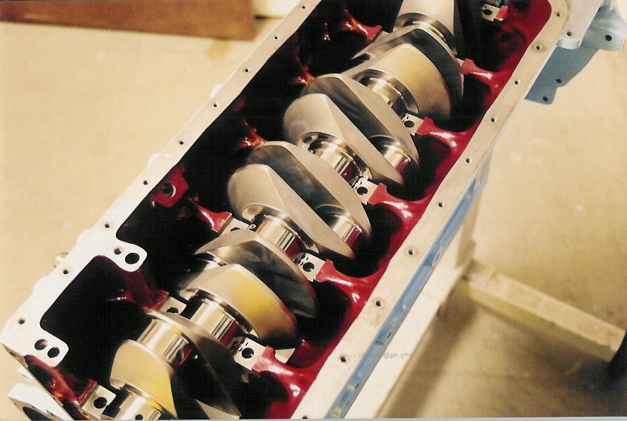 Crankshaft counterweight reduction