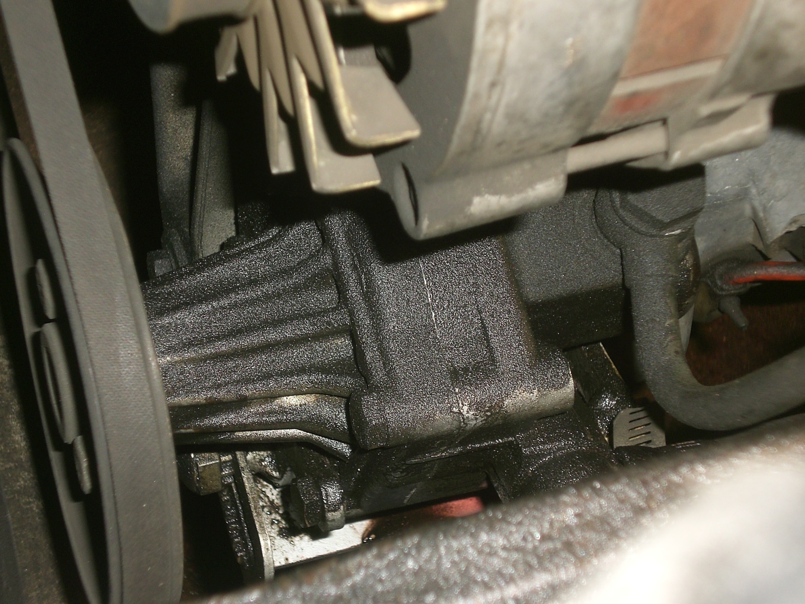 assistance-identifying-power-steering-pump-mye28
