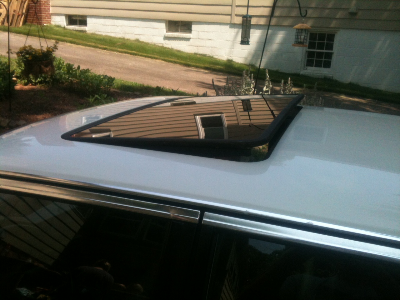 Saab 9000 moonroof Installed! •